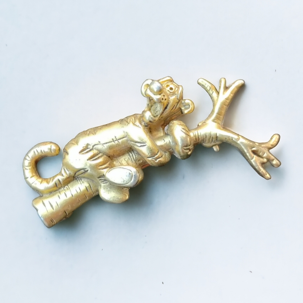 Vintage Disney Tigger brooch pin